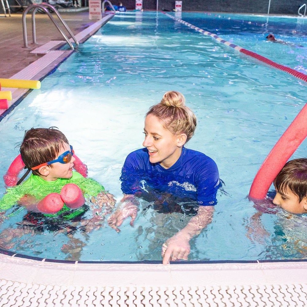 Top benefits of swimming lessons for children