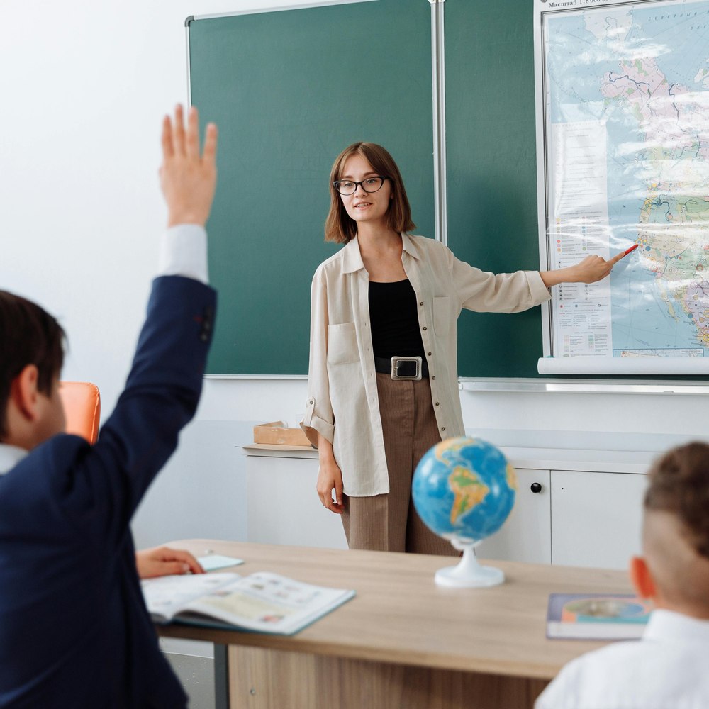 3 ways swimming lessons can benefit children with their school lessons